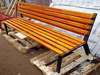 Фото лавки зі спинкою
